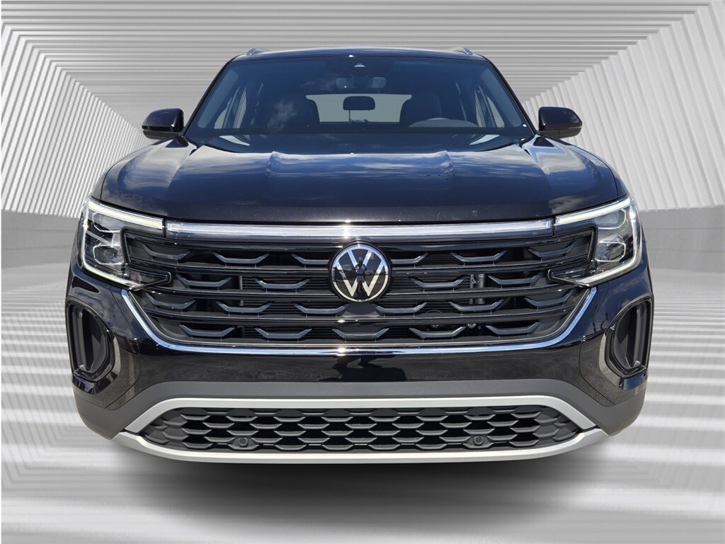 2026 Volkswagen Atlas Cross Sport SE photo 2