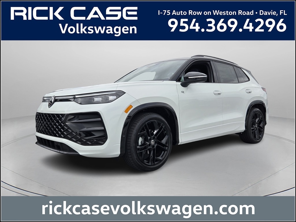 2026 Volkswagen Tiguan SE R-LINE BLACK's photo