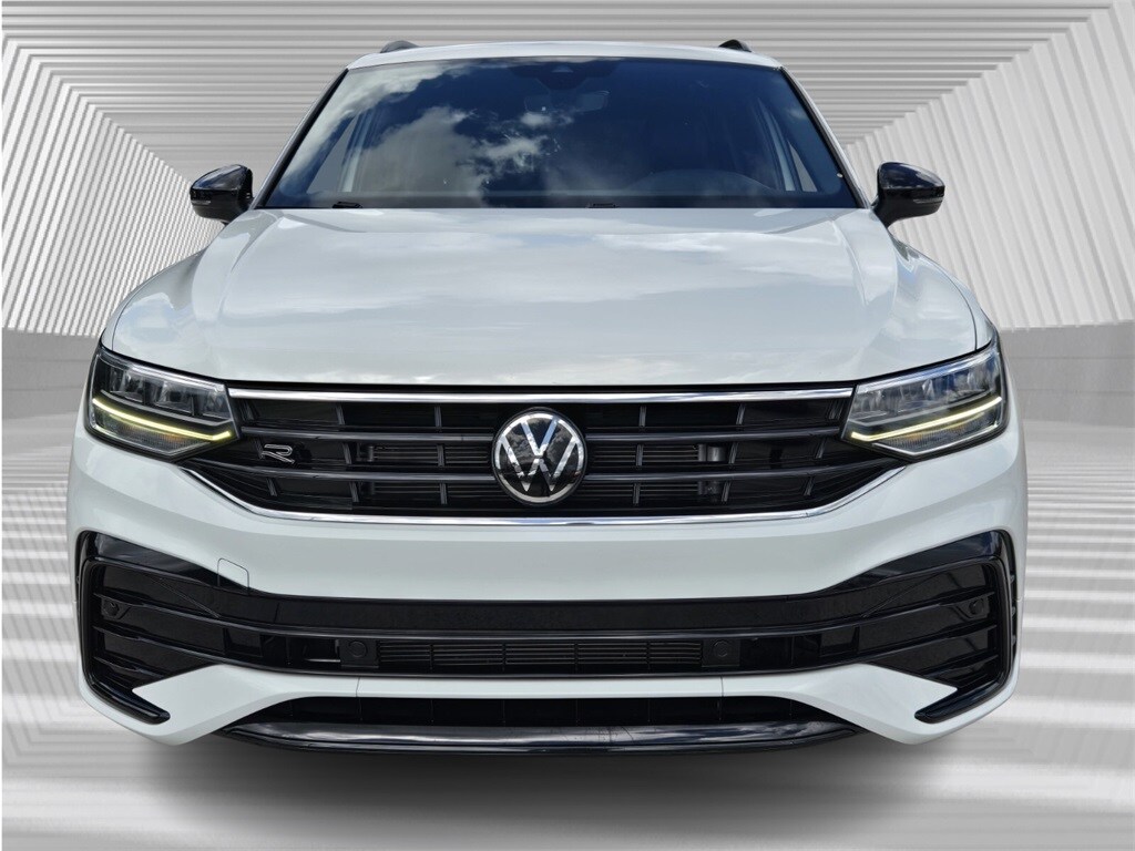 2022 Volkswagen Tiguan SE R-Line Black photo 2