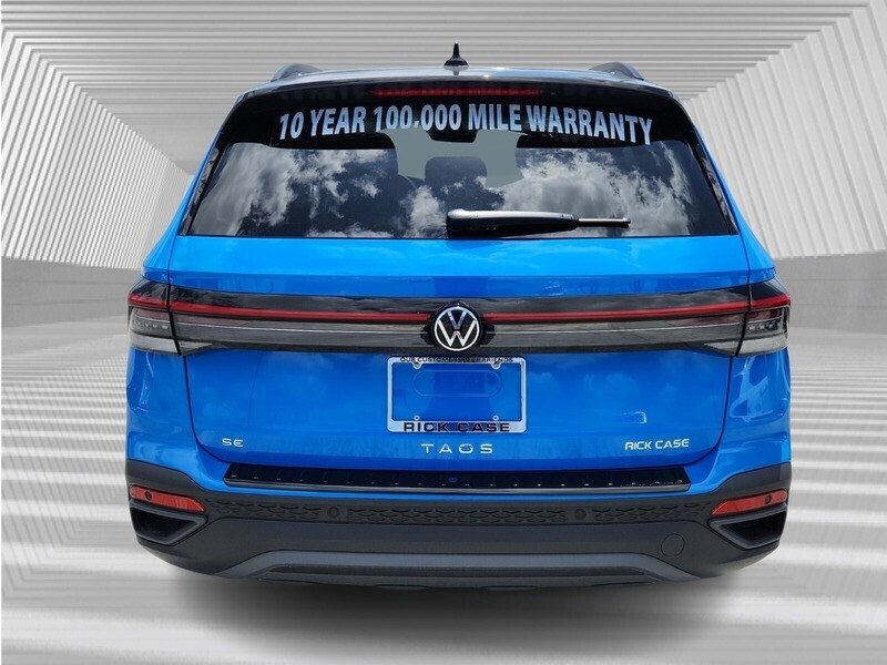 2025 Volkswagen Taos SE photo 4