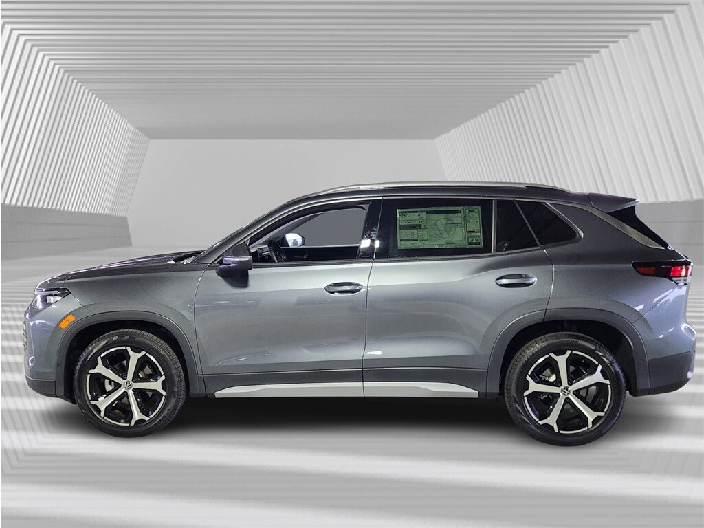 2025 Volkswagen Tiguan SE photo 2