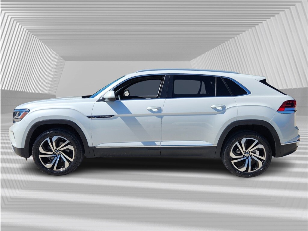 2022 Volkswagen Atlas Cross Sport SEL photo 3