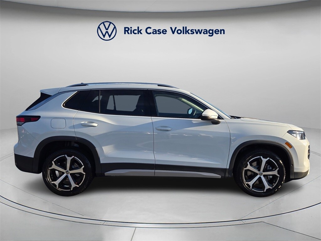 New 2026 Volkswagen Tiguan 2.0T SE SUV