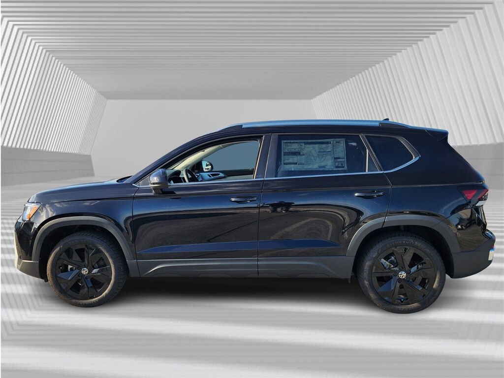 2025 Volkswagen Taos SE photo 2