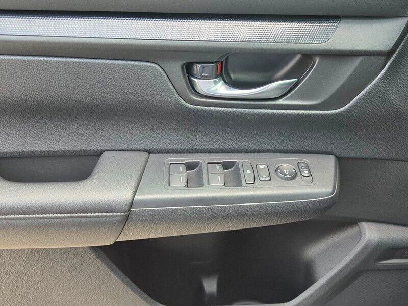 2025 Honda CR-V LX - Photo 24
