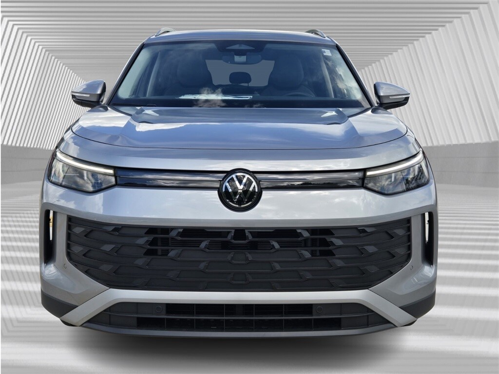 2025 Volkswagen Tiguan SE photo 4
