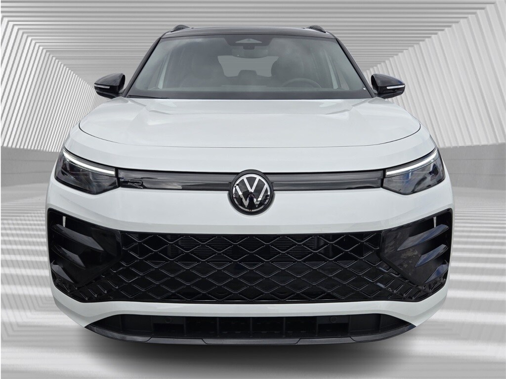 2026 Volkswagen Tiguan SE R-Line Black photo 2