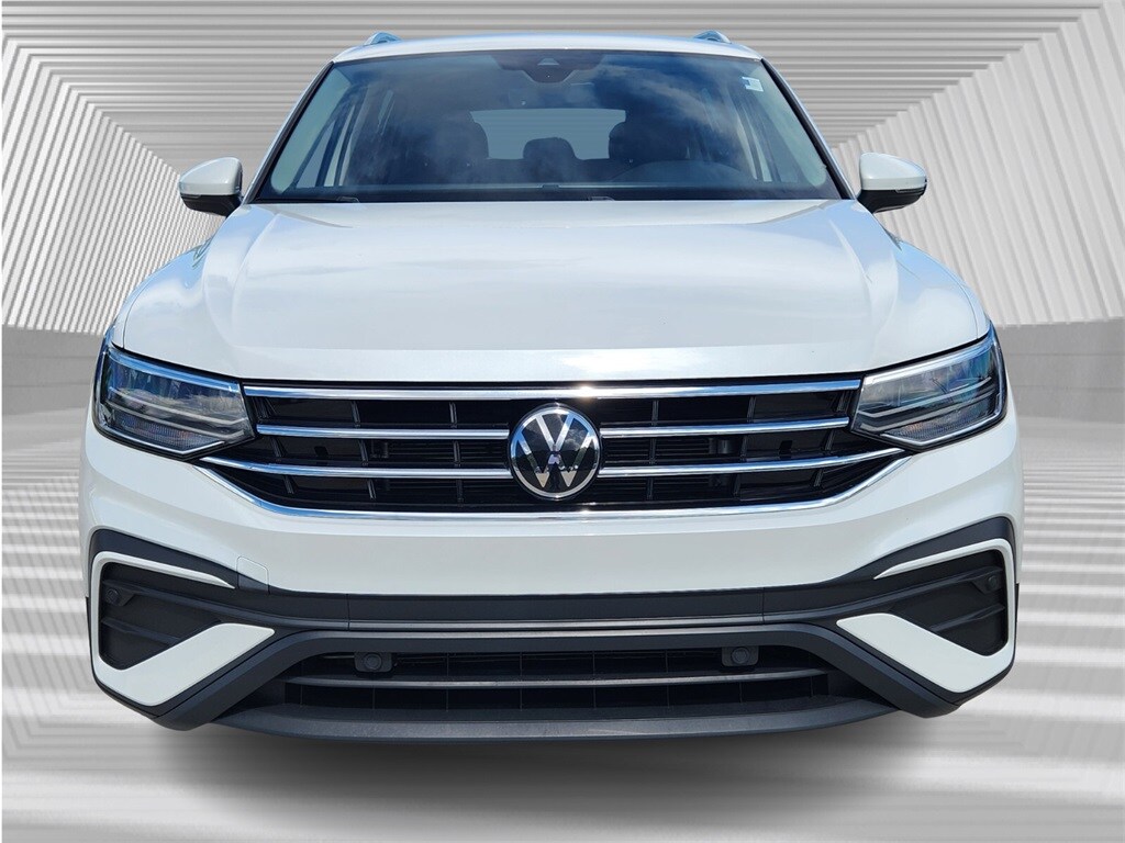 2023 Volkswagen Tiguan SE photo 4