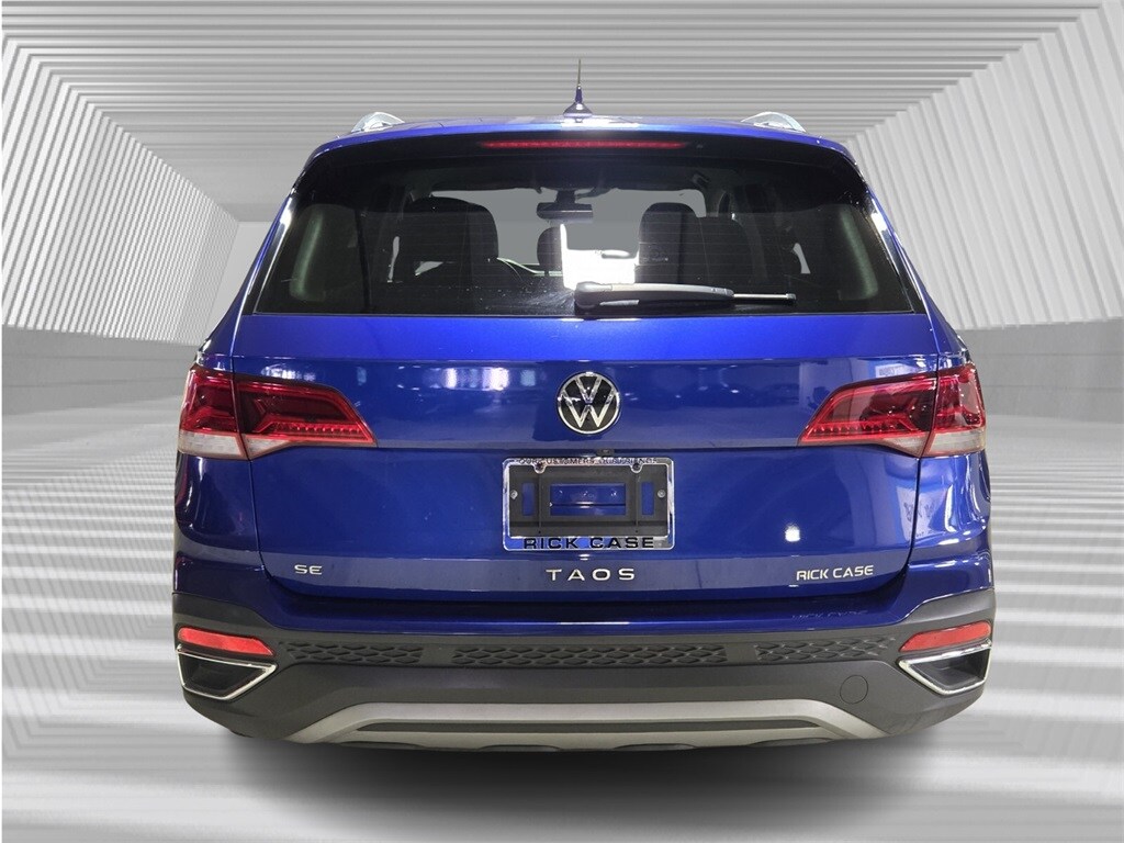 2022 Volkswagen Taos SE photo 4