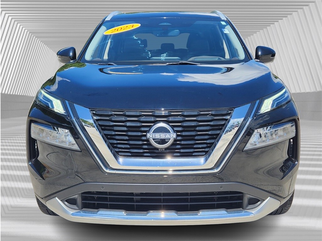 2023 Nissan Rogue Platinum photo 3
