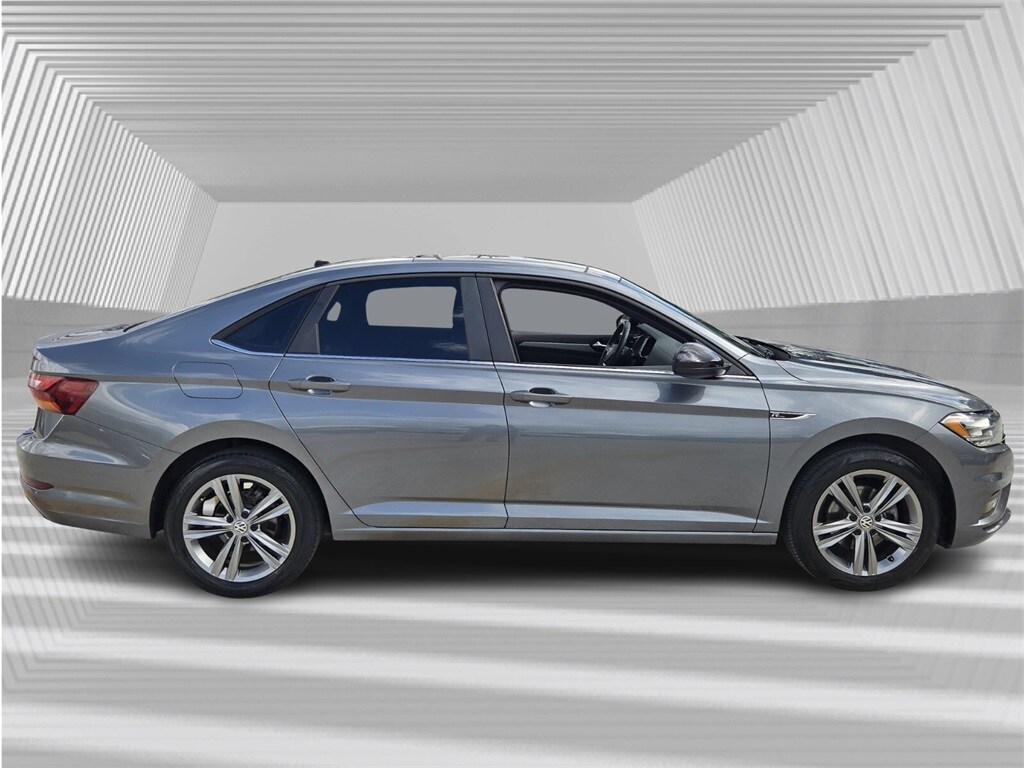 2019 Volkswagen Jetta 1.4T R-Line photo 2