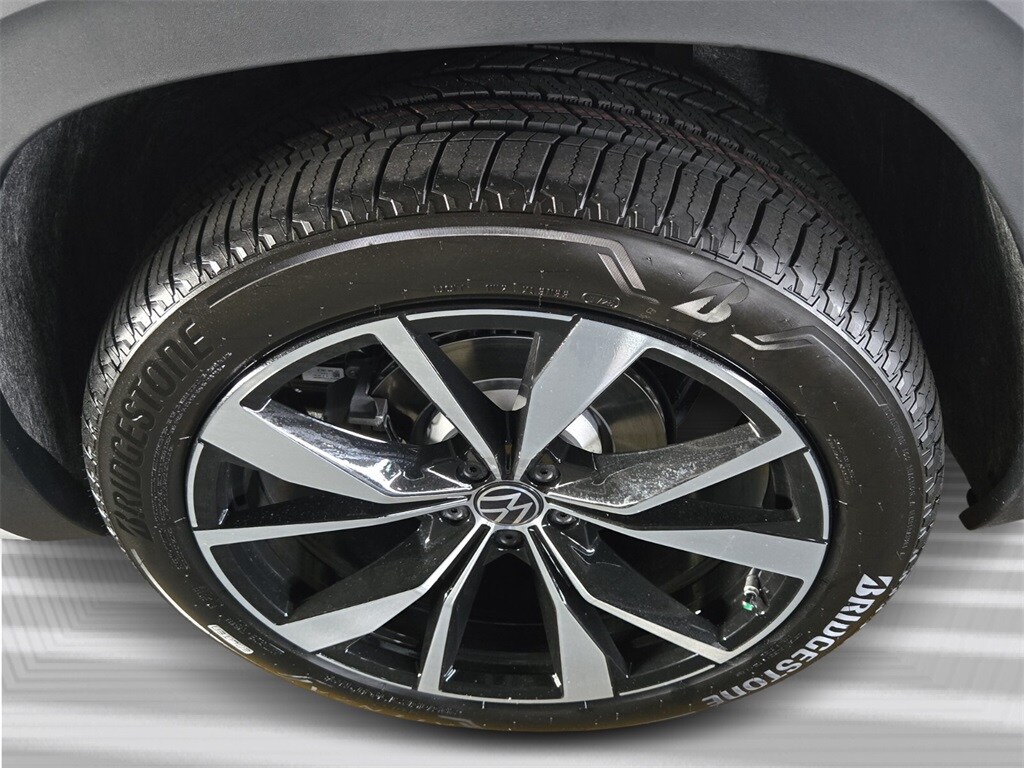 2026 Volkswagen Atlas SEL Premium R-Line photo 3