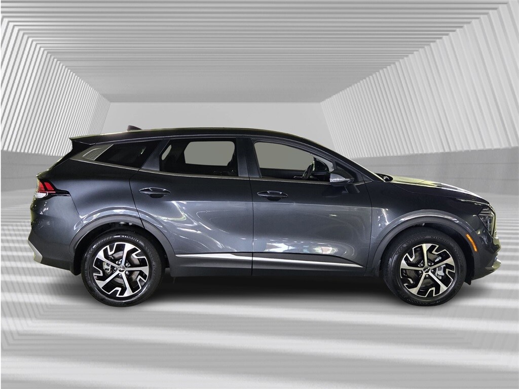 2024 Kia Sportage EX photo 2