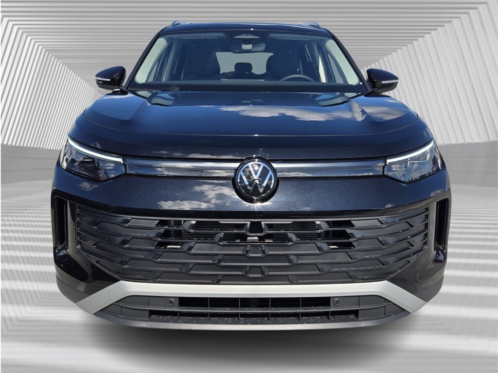 2026 Volkswagen Tiguan SE photo 3