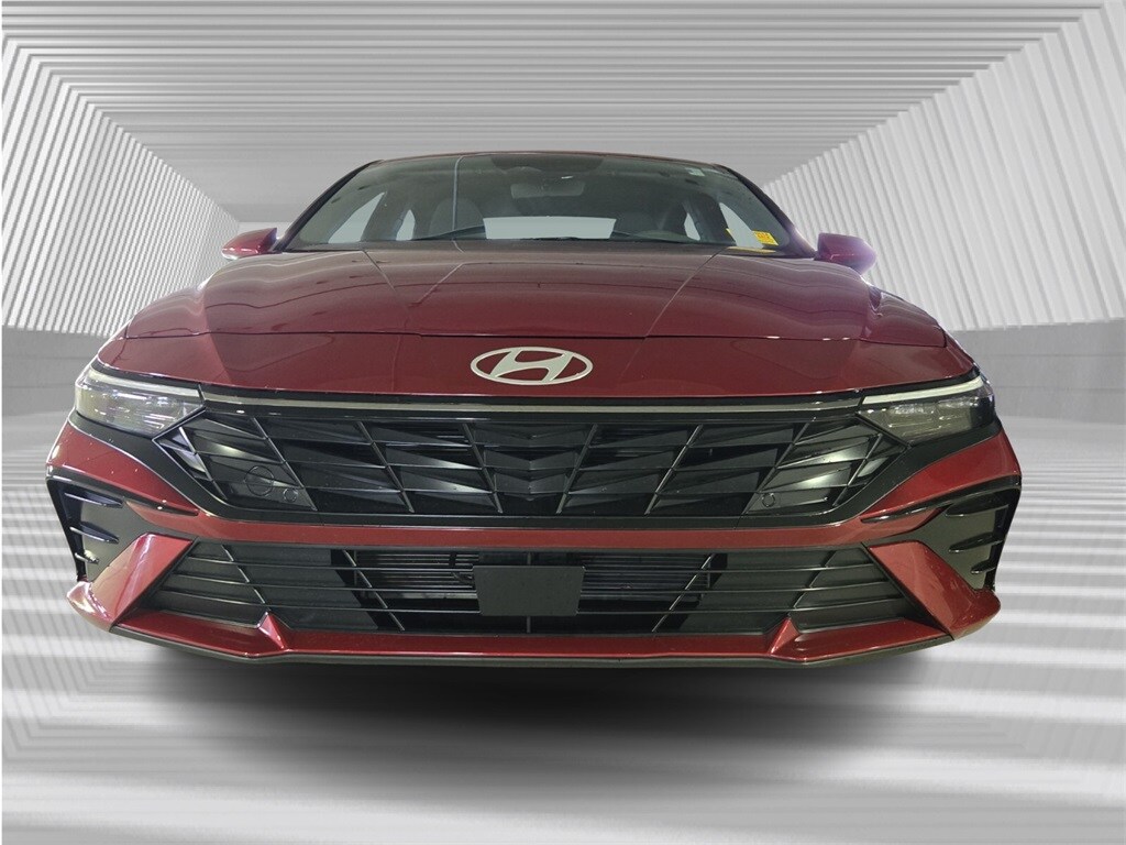 2024 Hyundai Elantra SEL Convenience photo 2