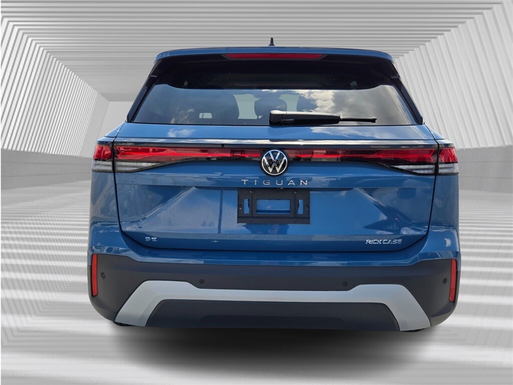 2025 Volkswagen Tiguan SE photo 3