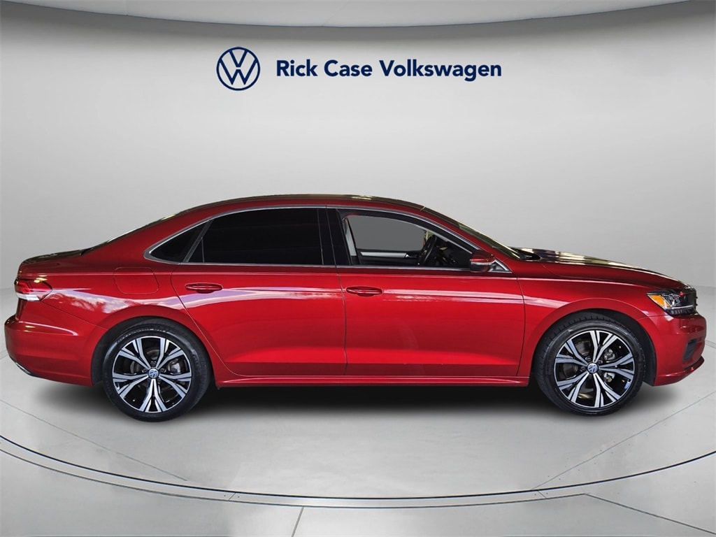 Used 2022 Volkswagen Passat 2.0T SE Sedan