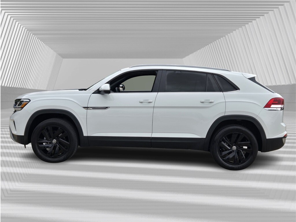 2022 Volkswagen Atlas Cross Sport SE Technology photo 3