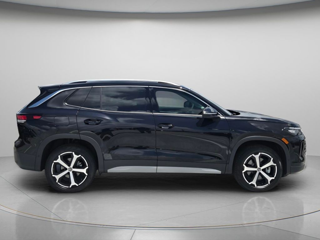 New 2026 Volkswagen Tiguan 2.0T SE SUV
