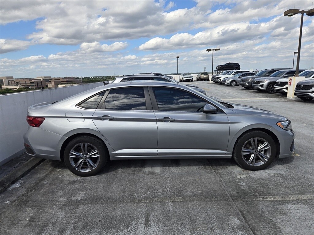 Used 2022 Volkswagen Jetta 1.5T SE Sedan