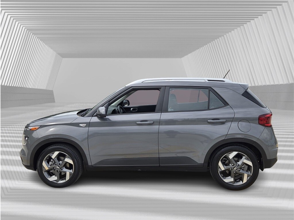 2023 Hyundai Venue SEL photo 3