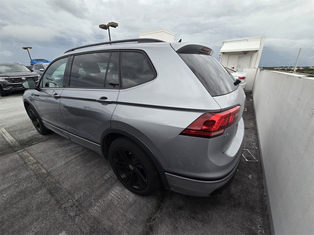 2023 Volkswagen Tiguan SE R-Line Black photo 3