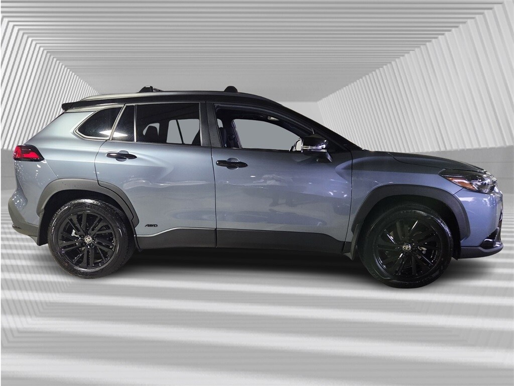2024 Toyota Corolla Cross Hybrid Nightshade Edition photo 2