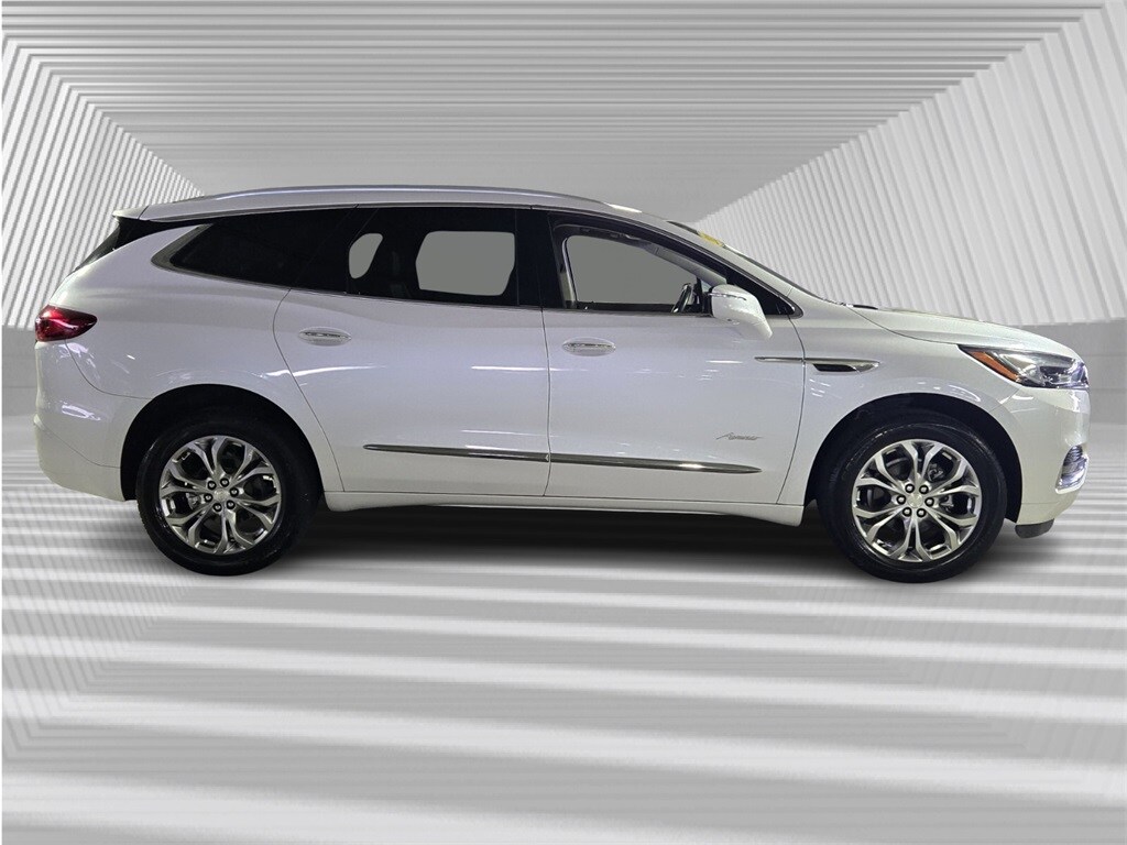 2021 Buick Enclave Avenir photo 2