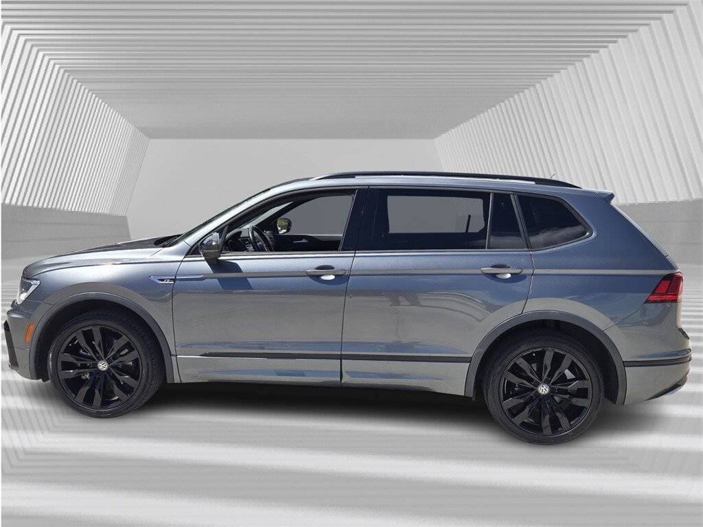 2021 Volkswagen Tiguan SE R-Line Black photo 2