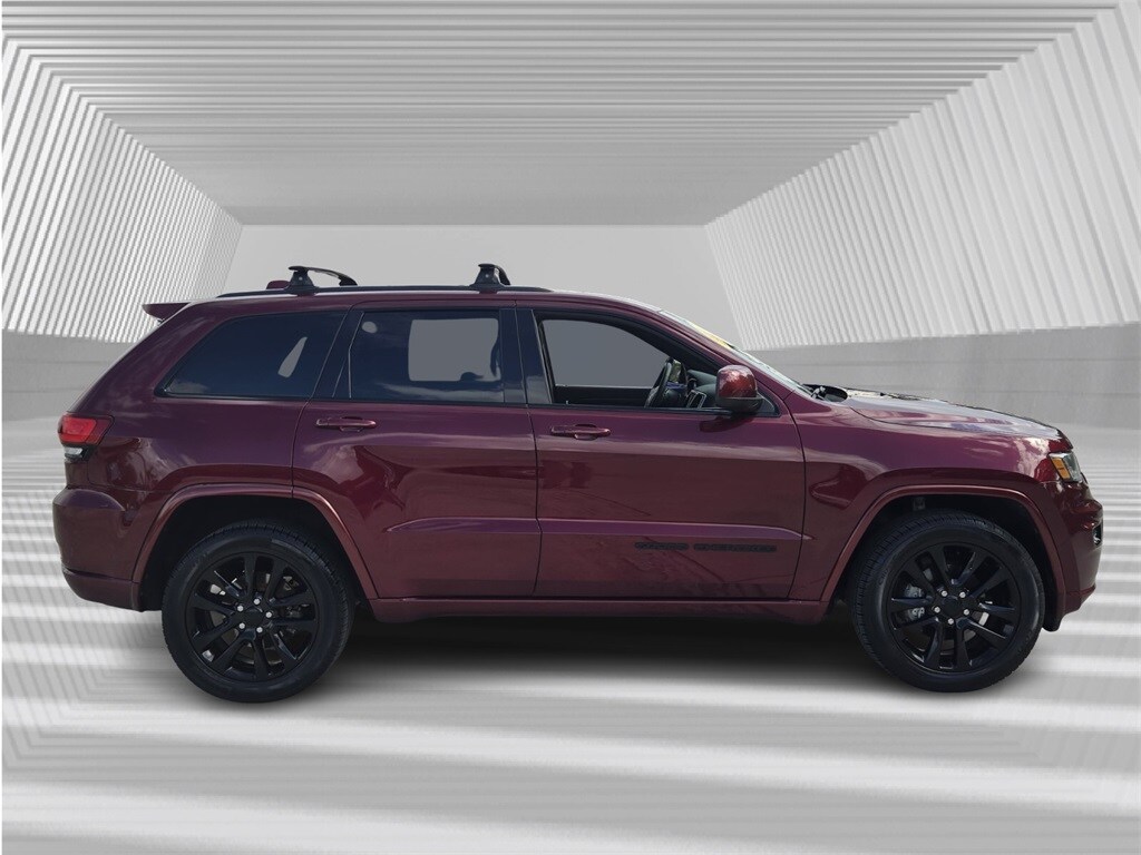 Used 2017 Jeep Grand Cherokee Laredo 4x4 SUV