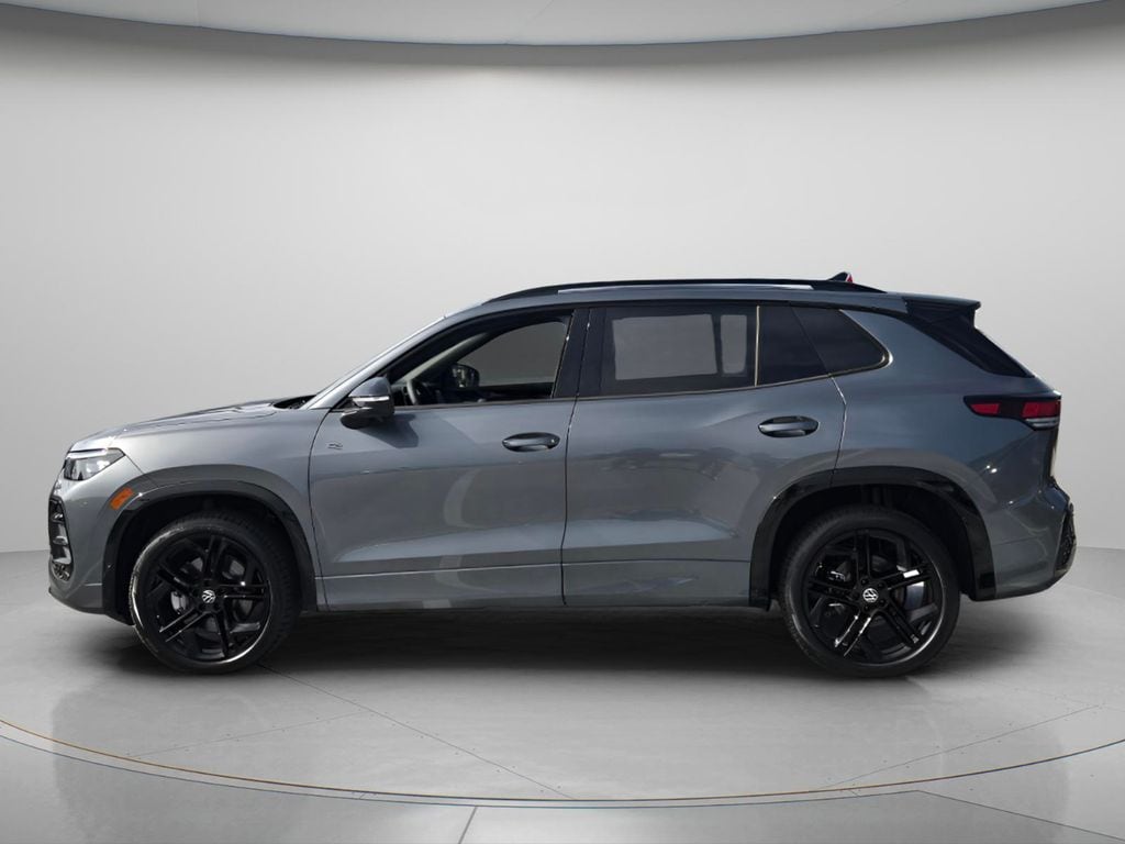 New 2026 Volkswagen Tiguan SE R-Line Black SUV