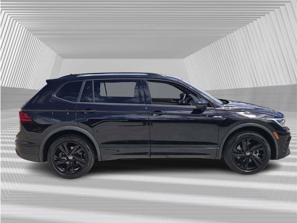 2023 Volkswagen Tiguan SE R-Line Black photo 2