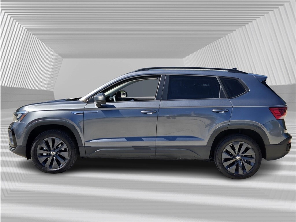 2022 Volkswagen Taos S photo 2