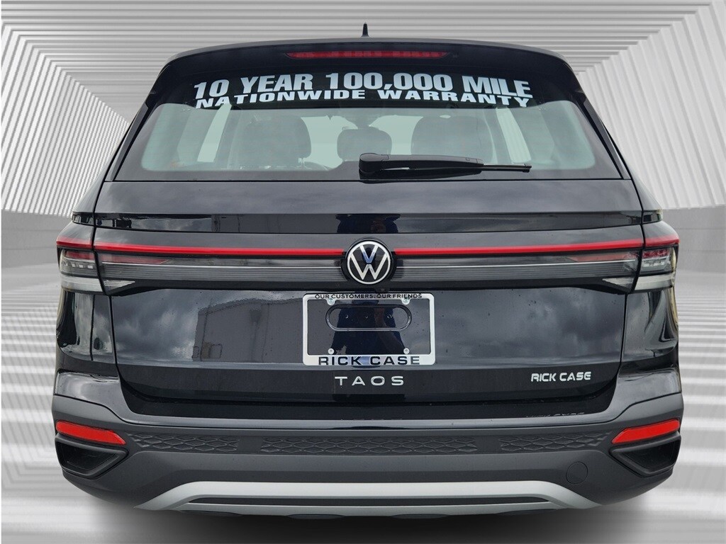 2025 Volkswagen Taos S photo 3