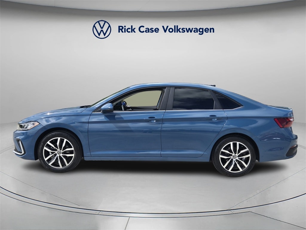 Certified 2025 Volkswagen Jetta 1.5T SE Sedan