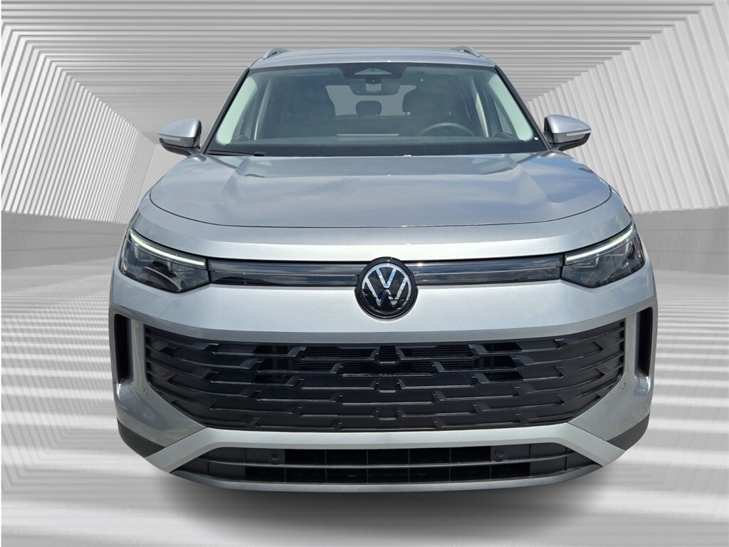 2025 Volkswagen Tiguan SE photo 2