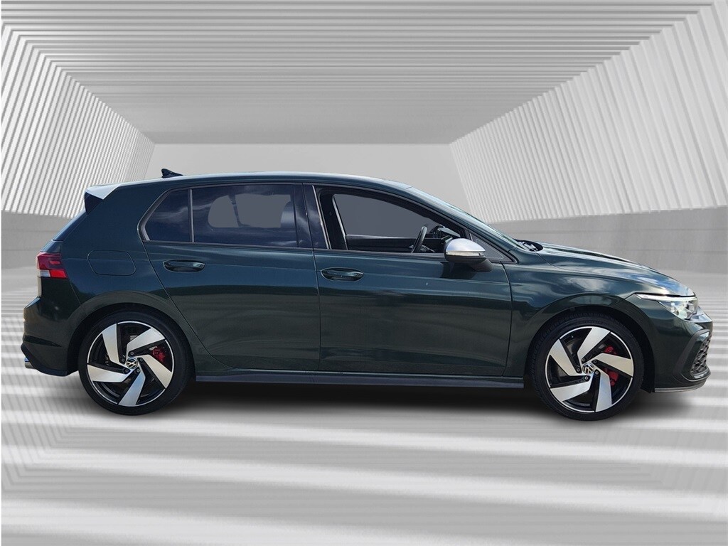 2022 Volkswagen Golf GTI SE photo 2