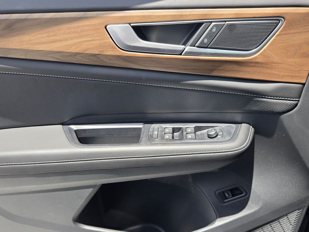 2026 Volkswagen Atlas SE w/Tech - Photo 13
