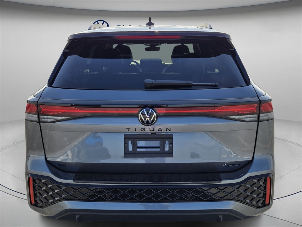 New 2026 Volkswagen Tiguan 2.0T SE R-Line Black SUV