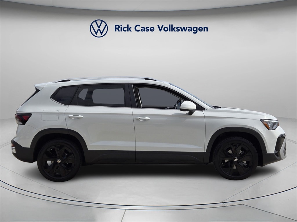 Certified 2025 Volkswagen Taos 1.5T SE SUV