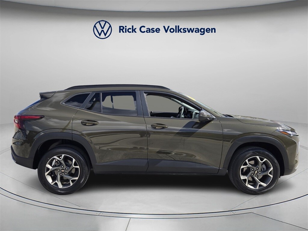 Used 2024 Chevrolet Trax LT SUV