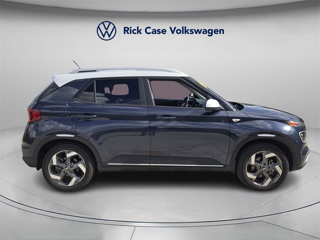 Used 2023 Hyundai Venue Limited SUV