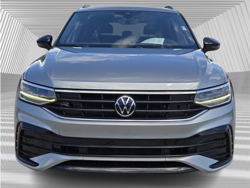 2023 Volkswagen Tiguan SE R-Line Black photo 4