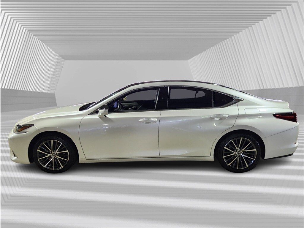 2022 Lexus ES 350 photo 3