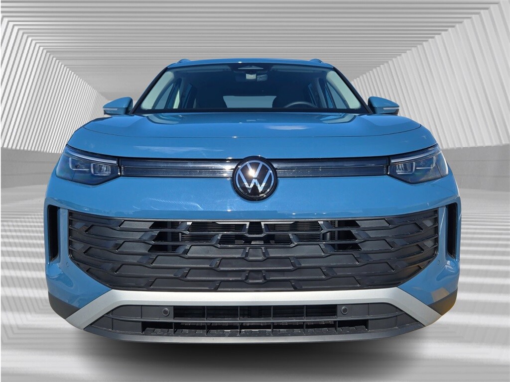 2026 Volkswagen Tiguan SE photo 3