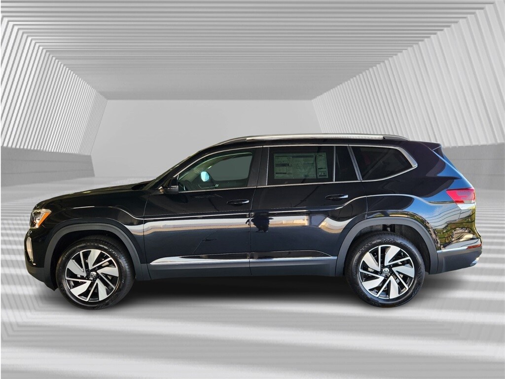 2025 Volkswagen Atlas SEL photo 2