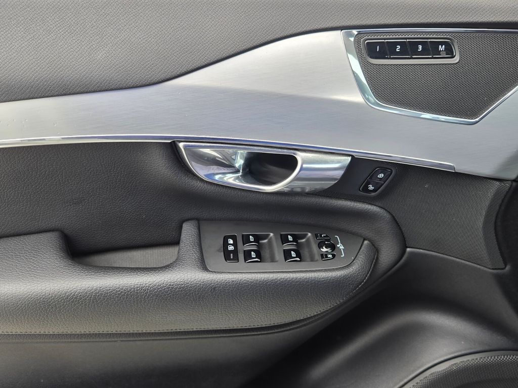 2024 Volvo XC90 Core - Photo 26