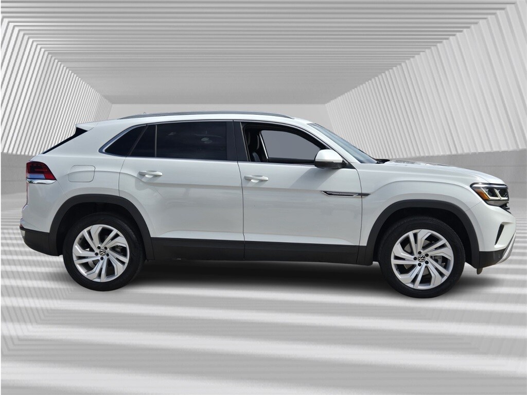 2021 Volkswagen Atlas Cross Sport V6 SEL photo 2