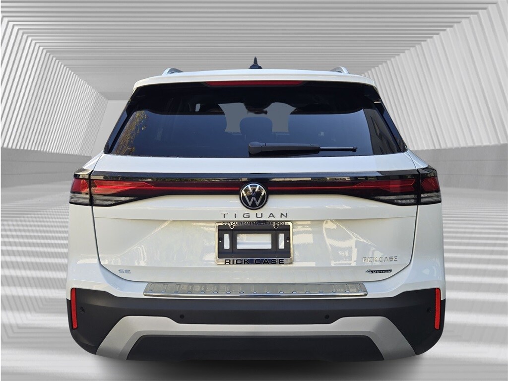 2026 Volkswagen Tiguan SE photo 3