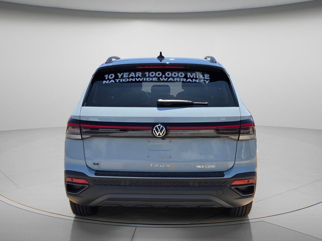 New 2026 Volkswagen Taos 1.5T SE Black SUV